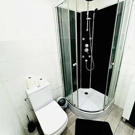 Dubai Privee Avec Espaces Communs Hotel Perpignan