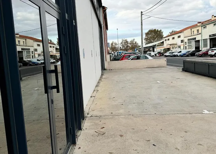 Dubai Privee Avec Espaces Communs Hotel Perpignan