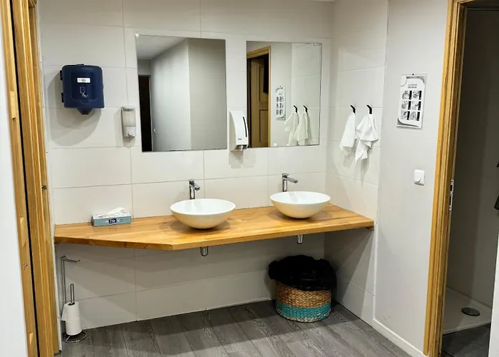 Dubai Privee Avec Espaces Communs Hotel *