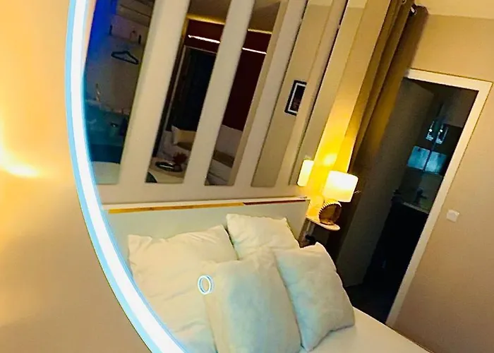 Dubai Privee Avec Espaces Communs Hotel *